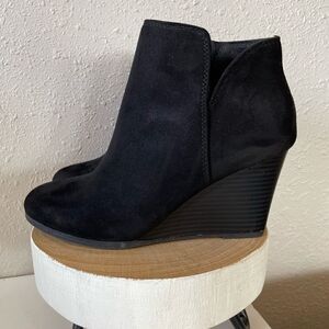 Soda Black Zipper Booties Size 8.5 EUC